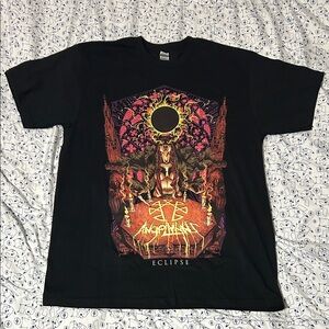 Gildan Black T-Shirt with Multicolor Eclipse Graphic